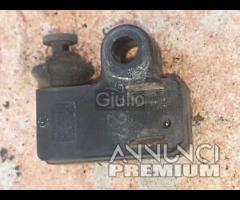 SENSORE MICRO STOP POMPA FRENO ANTERIORE DESTRA  Y - 1