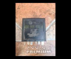 AUDI A3 / 8L Relais Wischwasser Steuergert 4B09555