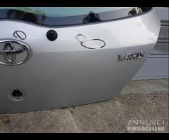 Portellone posteriore grigio chiaro Toyota yaris - 11