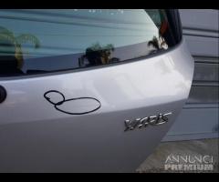 Portellone posteriore grigio chiaro Toyota yaris - 12