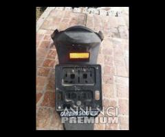 PARAFANGO POSTERIORE PORTATARGA E LUCE HONDA SH SP