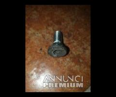1 BULLONE DISCO FRENO M8X20 717.03.41 HYOSUNG 250