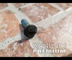 1 BULLONE DISCO FRENO POSTERIORE M8X25 717.02.19 Y