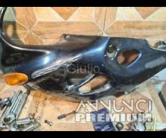 CARENA ANTERIORE SCOCCA SINISTRA SUZUKI GSX 750 F