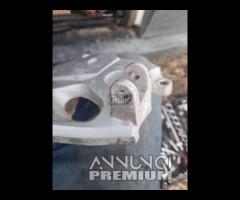 GSR 600 A/K6-K8 Furastenplatte Footrest Stay Front - 11