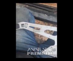 GSR 600 A/K6-K8 Furastenplatte Footrest Stay Front - 15