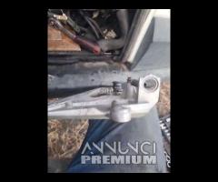 GSR 600 A/K6-K8 Furastenplatte Footrest Stay Front - 19