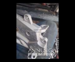 GSR 600 A/K6-K8 Furastenplatte Footrest Stay Front - 21