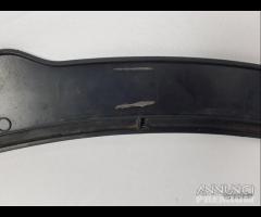 BJ32-16075-AC Parafanghino lato guida evoque 2016