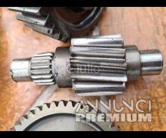 ingranaggi ruota posteriore HONDA FORZA 250 2005 2