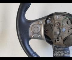 Volante nissan micra anno 2012 con comandi