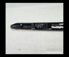 MANIGLIONE POSTERIORE CON LUCI MERCEDES Classe B W - 6