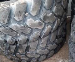 Coppia pneumatici usati 460 70 24 firestone