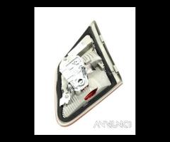 Stop posteriore sinistro integrato nel portello me