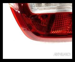 Stop posteriore destro integrato nel portello merc - 6