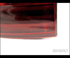 Stop posteriore destro integrato nel portello volk