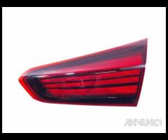 Stop posteriore destro integrato nel portello hyun