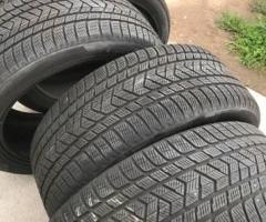 4 gomme usate 305 35 21 e 275 40 21 Pirelli