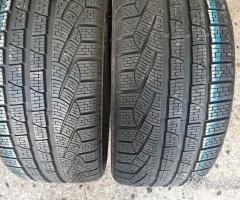2 pneumatici usati invernali 235 45 20 Pirelli