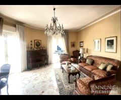 5 Vani con Garage zona Martiri Inglesi
