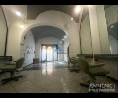 Ampia Bottega via Etna - 6