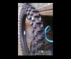 1 pneumatico usato 90 90 21 Pirelli scorpion