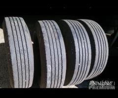 4 gomme usate autocarro 245 70 19.5 michelin