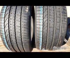 Coppia di pneumatici usati 235 45 20 Pirelli