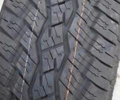 Gomma pneumatico nuovo 285 50 20 toyo