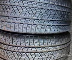 Coppia di pneumatici usati 305 40 20 Pirelli