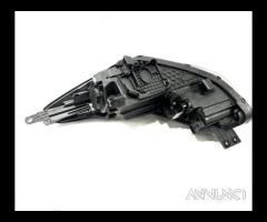 FARO ANTERIORE DESTRO KIA Sportage Serie 92102-F10