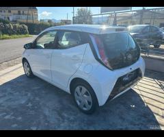 Toyota Aygo 1.0 VVT-i 69 CV 5 porte x-wave MMT - 6