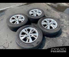 Cerchi in lega con gomme Honda HR V 16 pollici