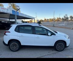 Peugeot 2008 BlueHDi 100 S&S Black Matt