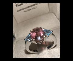 ANELLO ORO 18kt. TOPAZI AZZURRI E TORMALINA ROSA