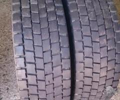Coppia di pneumatici usati 295 60 22.5 michelin