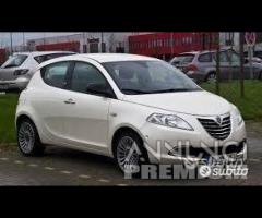 Lancia y 2016 disponibile come ricambi c2244