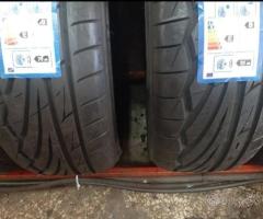 Coppia di pneumatici nuovi 255 45 18 toyo