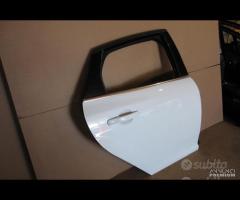 FORD FOCUS BERLINA PORTA SPORTELLO PORTIERA DX