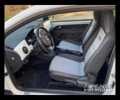 Volkswagen UP 1.0 benzina NEOPATENTATI GARANZIA 12 - 13