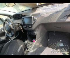 Ricambi pegeout 208 1.4 Diesel 2016 - 8