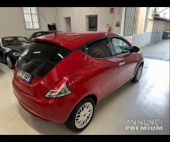 Lancia Ypsilon 1.2 69 CV 5 porte Silver