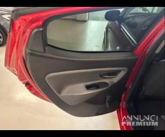 Lancia Ypsilon 1.2 69 CV 5 porte Silver - 10