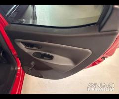 Lancia Ypsilon 1.2 69 CV 5 porte Silver - 14