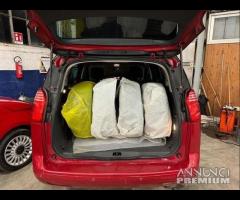 Peugeot 5008 1.6 HDi 110CV Féline - 7