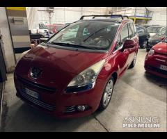 Peugeot 5008 1.6 HDi 110CV Féline - 14