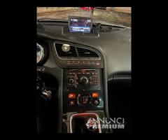 Peugeot 5008 1.6 HDi 110CV Féline - 15