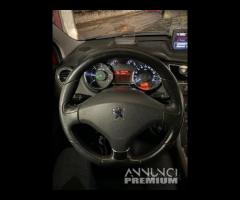 Peugeot 5008 1.6 HDi 110CV Féline - 18