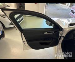 Alfa Romeo Giulia 2.2 Turbodiesel 180 CV AT8 Super - 8