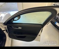 Alfa Romeo Giulia 2.2 Turbodiesel 180 CV AT8 Super - 15